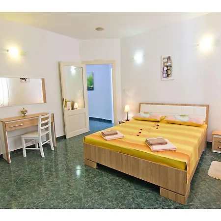 Apartman Kala *